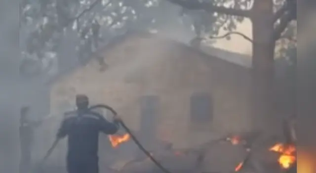 Las autoridades enviaron dos aeronaves, un helicóptero y un centenar de bomberos para controlar el incendio.
