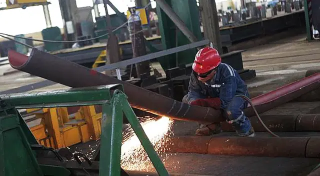 Las empresas tendrán que seguir los protocolos de salud y seguridad para su reinserción. Las empresas tendrán que seguir los protocolos de salud y seguridad para su reinserción.