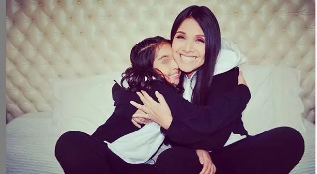 Tula Rodriguez feliz con clases escolares a distancia.