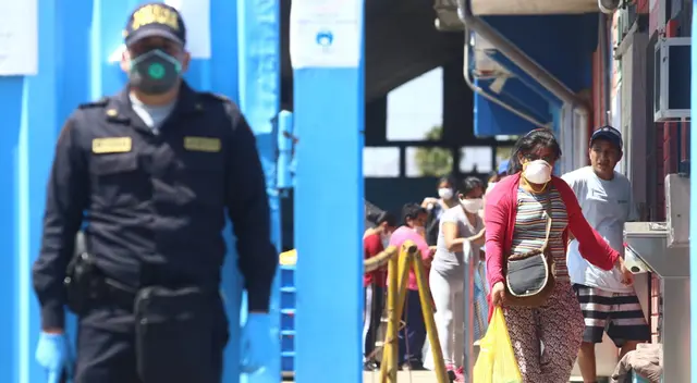 Compras en el terminal pesquero de VMT.