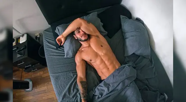 Le cuesta despertarse temprano durante el aislamiento. Le cuesta despertarse temprano durante el aislamiento.