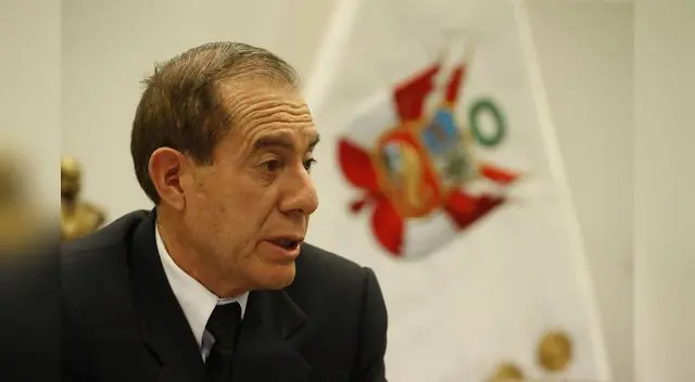 Ministro de Defensa aseguró que el Poder Ejecutivo busca evitar que el número de contagiados no exceda la capacidad del sistema de salud.