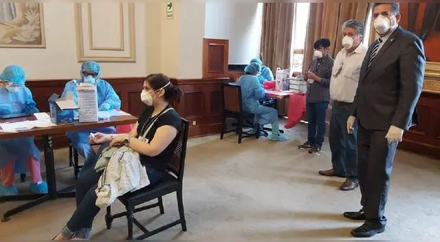 Personal del Minsa estuvo realizando las pruebas rápidas de coronavirus. Personal del Minsa estuvo realizando las pruebas rápidas de coronavirus.