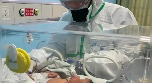 El bebé no dio positivo al coronavirus, pero se mantiene bajo la vigilancia de los especialistas médicos.