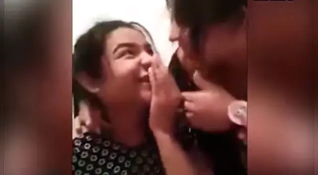 La otra joven le responde porque “los peruanos son unos indios”. La otra joven le responde porque “los peruanos son unos indios”.