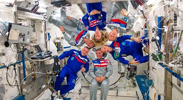 Astronautas en el espacio