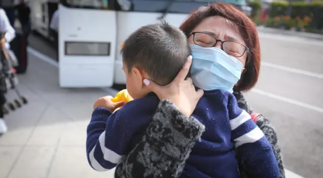Los niños son los pacientes que presentan menos síntomas del nuevo coronavirus.