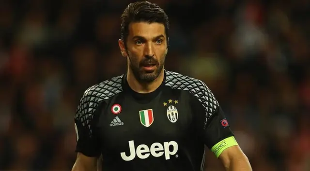 Buffon se convertirá en leyenda al ser uno de los más longevos en actividad. Buffon se convertirá en leyenda al ser uno de los más longevos en actividad.