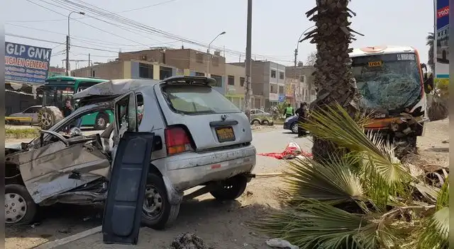 Conductor del auto falleció tras el accidente en la avenida Universitaria.