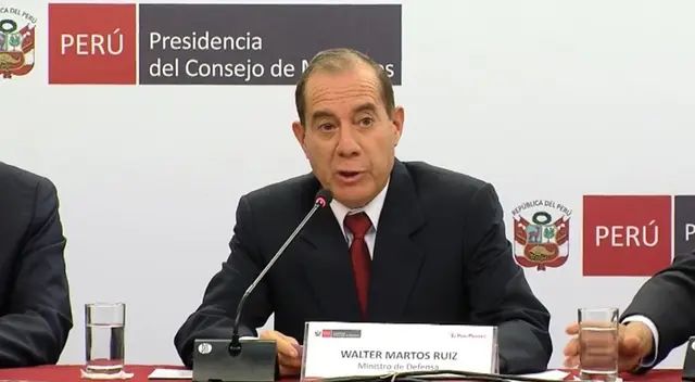 El ministro de Defensa, Walter Martos