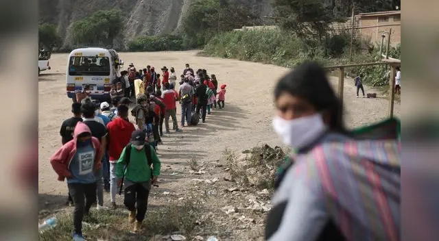 Marcha a pie hacia Huancavelica de Corcona Marcha a pie hacia Huancavelica de Corcona