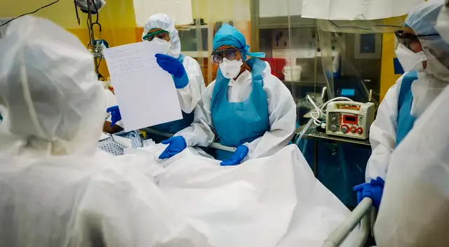 El coronavirus afectaría más a los hombres que a las mujeres.