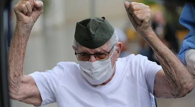 El Ejército de Brasil otorgó honores militares al veterano de guerra.