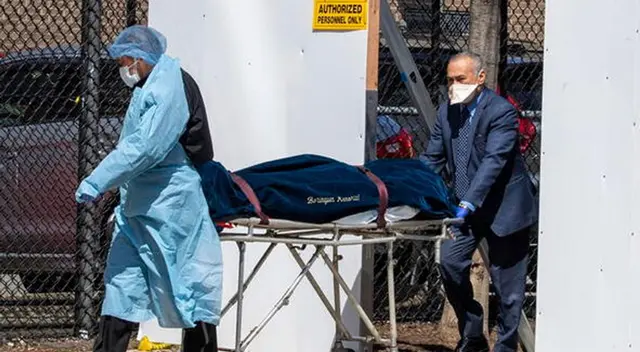 Recojo de víctima por coronavirus.