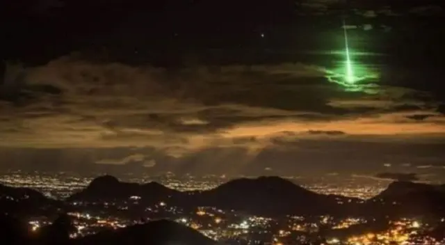 El meteorito ha sido visto desde Ica, Cañete y varios distritos de Lima. El meteorito ha sido visto desde Ica, Cañete y varios distritos de Lima.