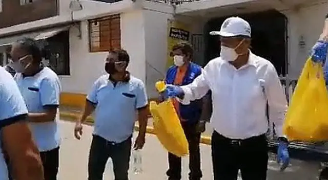 Entregan patos a taxistas. Entregan patos a taxistas.