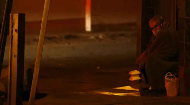 Adulto mayor en abandono. Adulto mayor en abandono.