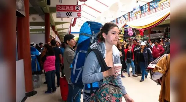 Extranjeros entran por caserios a falta de control de las autoridades por las frontera con el Ecuador. Extranjeros entran por caserios a falta de control de las autoridades por las frontera con el Ecuador.