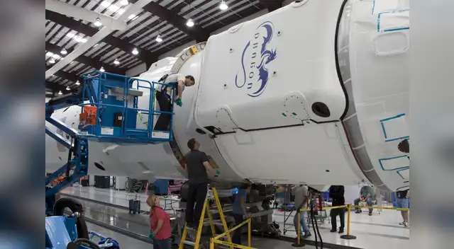 La empresa SpaceX se volverá la primera compañía comercial en enviar astronautas al espacio.