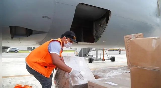 Las Fuerzas Armadas ayudaron con el traslado de los equipos de protección. Las Fuerzas Armadas ayudaron con el traslado de los equipos de protección.