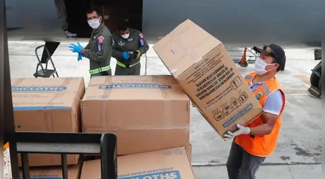 Las Fuerzas Armadas ayudaron con el traslado de los equipos de protección. Las Fuerzas Armadas ayudaron con el traslado de los equipos de protección.