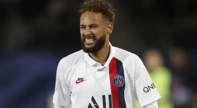 Neymar tendrá que elegir entre el PSG o Barcelona. Neymar tendrá que elegir entre el PSG o Barcelona.