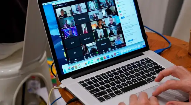 Las clases virtuales se vieron interrumpidas por un perturbador video.