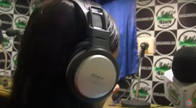 Niña advierte que este 21 de abril nadie debe salir de su casa porque pueden morir. Niña advierte que este 21 de abril nadie debe salir de su casa porque pueden morir.