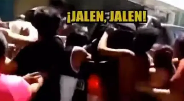 Saquean vehículo con víveres en Piura.