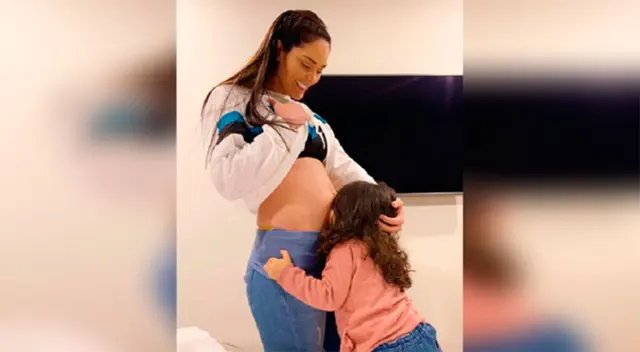 Karen Schwarz muestra los movimientos de su bebé en la barriga.. Karen Schwarz muestra los movimientos de su bebé en la barriga..