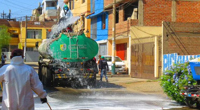 Desinfectan barrios de Santa Anita. Desinfectan barrios de Santa Anita.