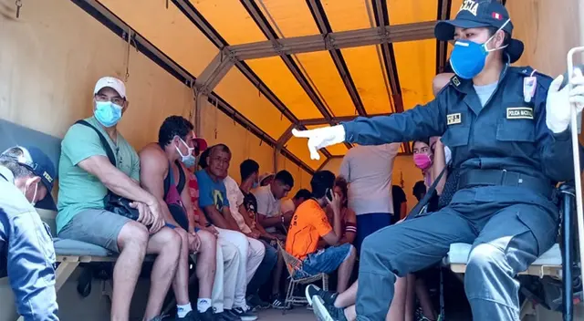 PNP intervino a 11 personas al interior de un camión. Foto referencial.