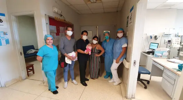 Bebé prematura salva de morir. Bebé prematura salva de morir.