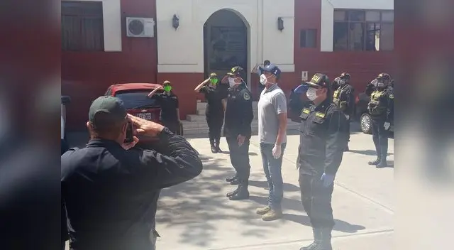 Alcalde de La Victoria, Goerge Forsyth destacó salió de la ceremonia emeocionalmente conmovido por la muerte un efectivo policial por Covid-19.