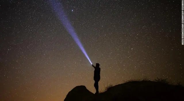 La lluvia de meteoritos alcanzará su auge durante la madrugada. La lluvia de meteoritos alcanzará su auge durante la madrugada.