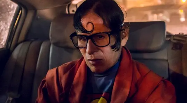 Superman peruano llevaba su traje a todo lado.