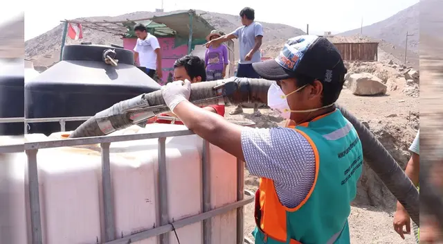Entrega de agua potable.