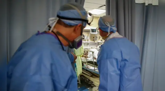 Las víctimas mortales de covid -19 tenían cientos de microcoágulos en su interior que provocaron hemorragias cerebrales o ataques cardíacos. Las víctimas mortales de covid -19 tenían cientos de microcoágulos en su interior que provocaron hemorragias cerebrales o ataques cardíacos.