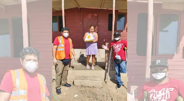 Joven ayuda a personas necesitadas.