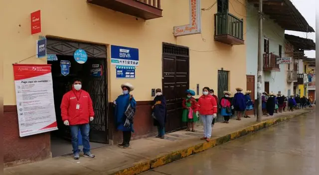 El bono de 380 soles ya se puede cobrar en los bancos de la Nación de provincias. El bono de 380 soles ya se puede cobrar en los bancos de la Nación de provincias.