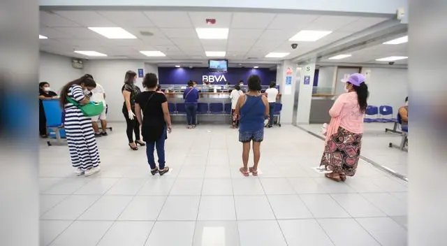 Cuando acudas a cobrar tu bono de 380 soles, mantén la distancia de 2 metros para evitar contagios. Cuando acudas a cobrar tu bono de 380 soles, mantén la distancia de 2 metros para evitar contagios.