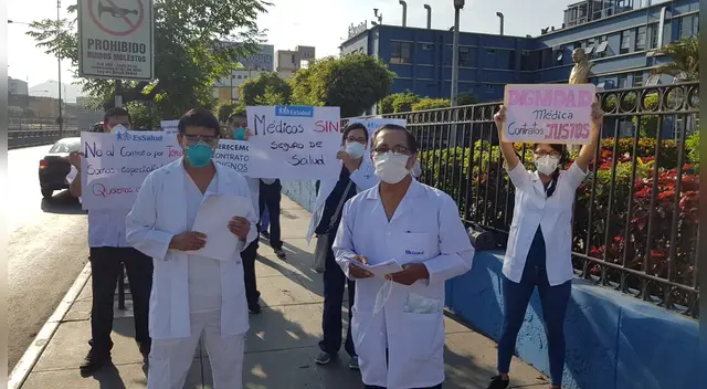 Médicos jóvenes del Hospital Almenara piden mejoras en las condiciones laborales el cual se desempeñan.