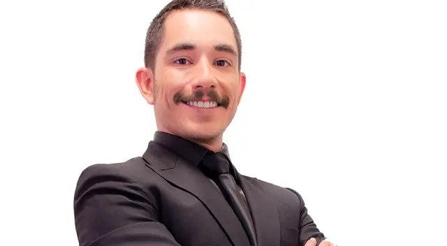 Christopher Gianotti exige la reducción del 50% de la pensión de sus hijas.