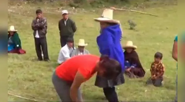 Rondas campesinas detienen a jóvenes en las calles de Huancayo cnsumiendo licor y sin tener mascarilla en pleno Estado de Emergencia. Rondas campesinas detienen a jóvenes en las calles de Huancayo cnsumiendo licor y sin tener mascarilla en pleno Estado de Emergencia.