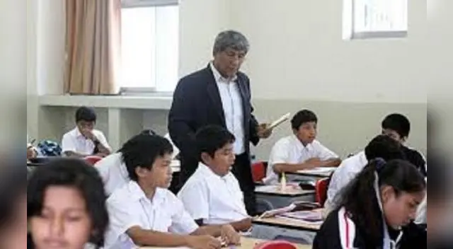 Titular del Ministerio de Educación, Martín Benavides, resaltó el trabajo de los profesores con la nueva herramienta de Aprendo en Casa. Titular del Ministerio de Educación, Martín Benavides, resaltó el trabajo de los profesores con la nueva herramienta de Aprendo en Casa.