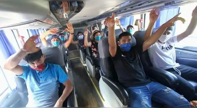 Tras salir negativos en la prueba rápida de descarte por coronavirus, fueron llevados estos ciudadanos de Apurímac a su región.