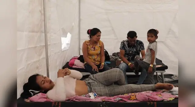 Cerca de 400 ciudadanos varados son beneficiados con la instalación de estas carpas.