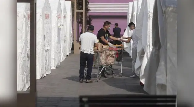 Cerca de 400 ciudadanos varados son beneficiados con la instalación de estas carpas.