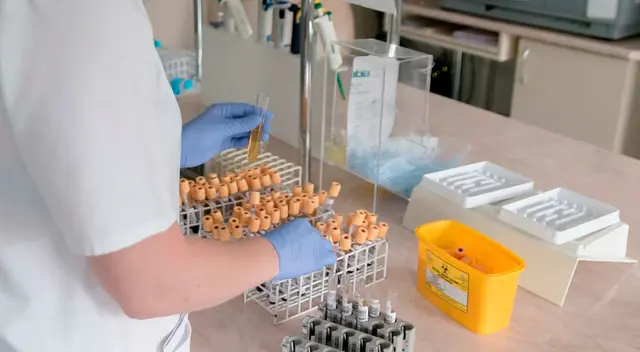 Los médicos en Cuba se están experimentando con dos medicamentos. Los médicos en Cuba se están experimentando con dos medicamentos.