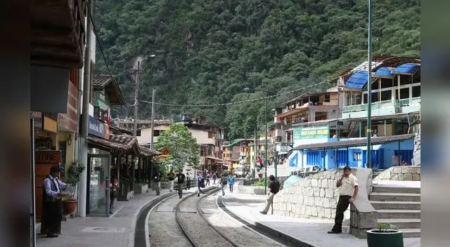 Alcalde de Cusco confirmó donará la mitad de su remuneración para adquirir víveres y luego brindarles a su localidad. Alcalde de Cusco confirmó donará la mitad de su remuneración para adquirir víveres y luego brindarles a su localidad.